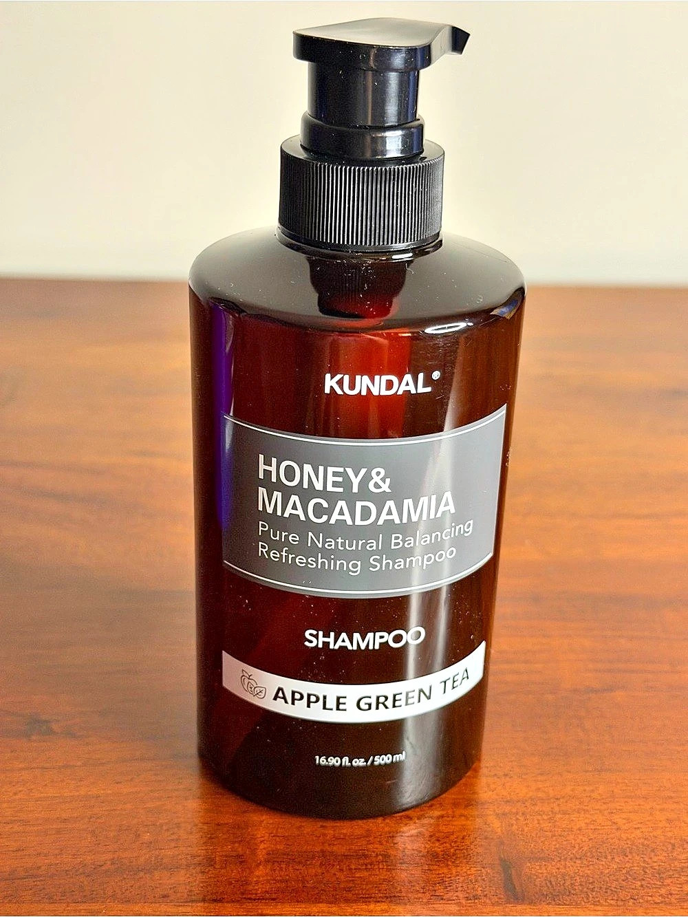 KUNDAL Honey & Macadamia Shampoo Apple Green Tea Apple Green Tea Shampoo